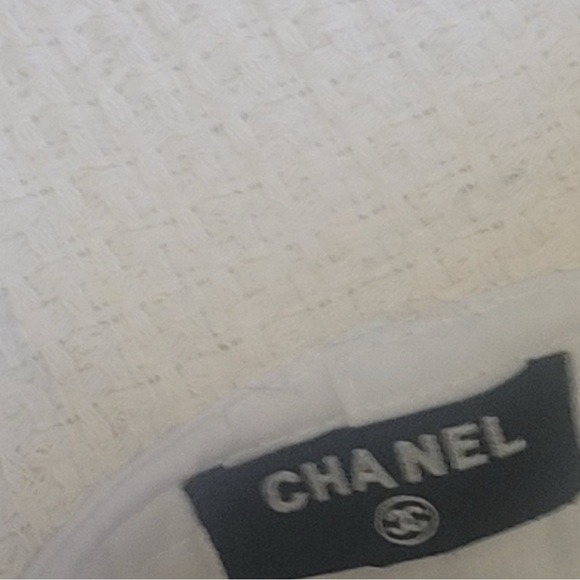 CHANEL Ivory Textured Bucket Hat - Picture 6 of 9